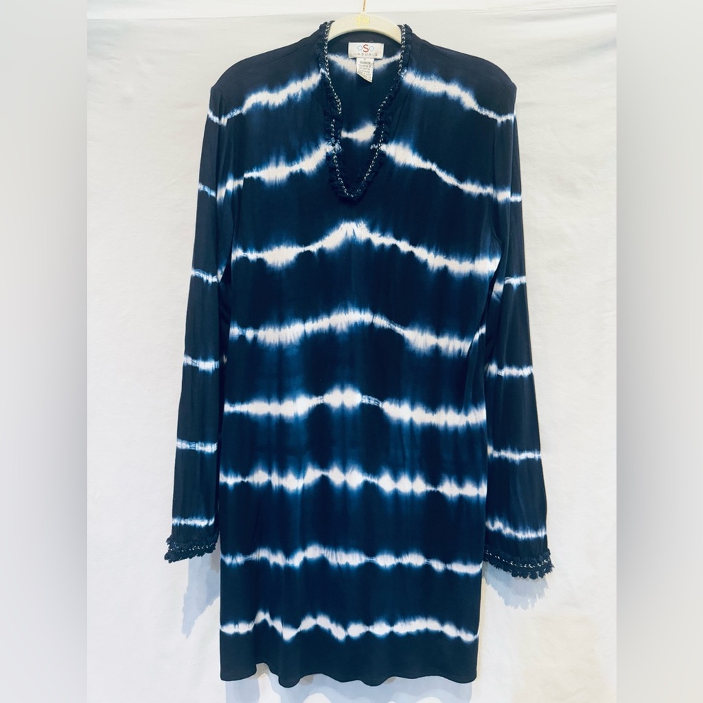 NWT - Oso Casuals Women's Navy and White Tie-Dye Tunic With Fringe Detail